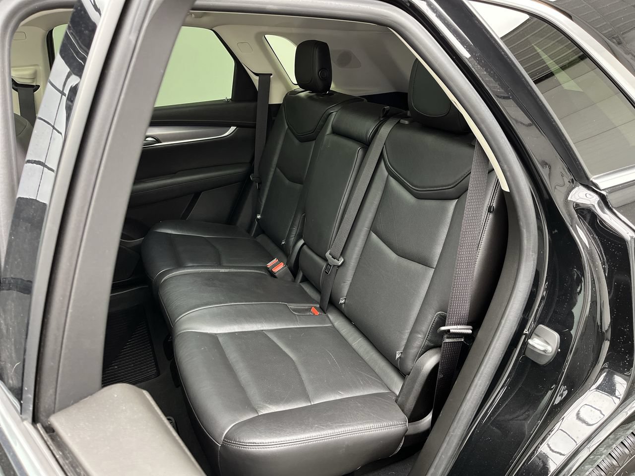 Certified 2018 Cadillac XT5 Premium Luxury AWD/4WD image 13