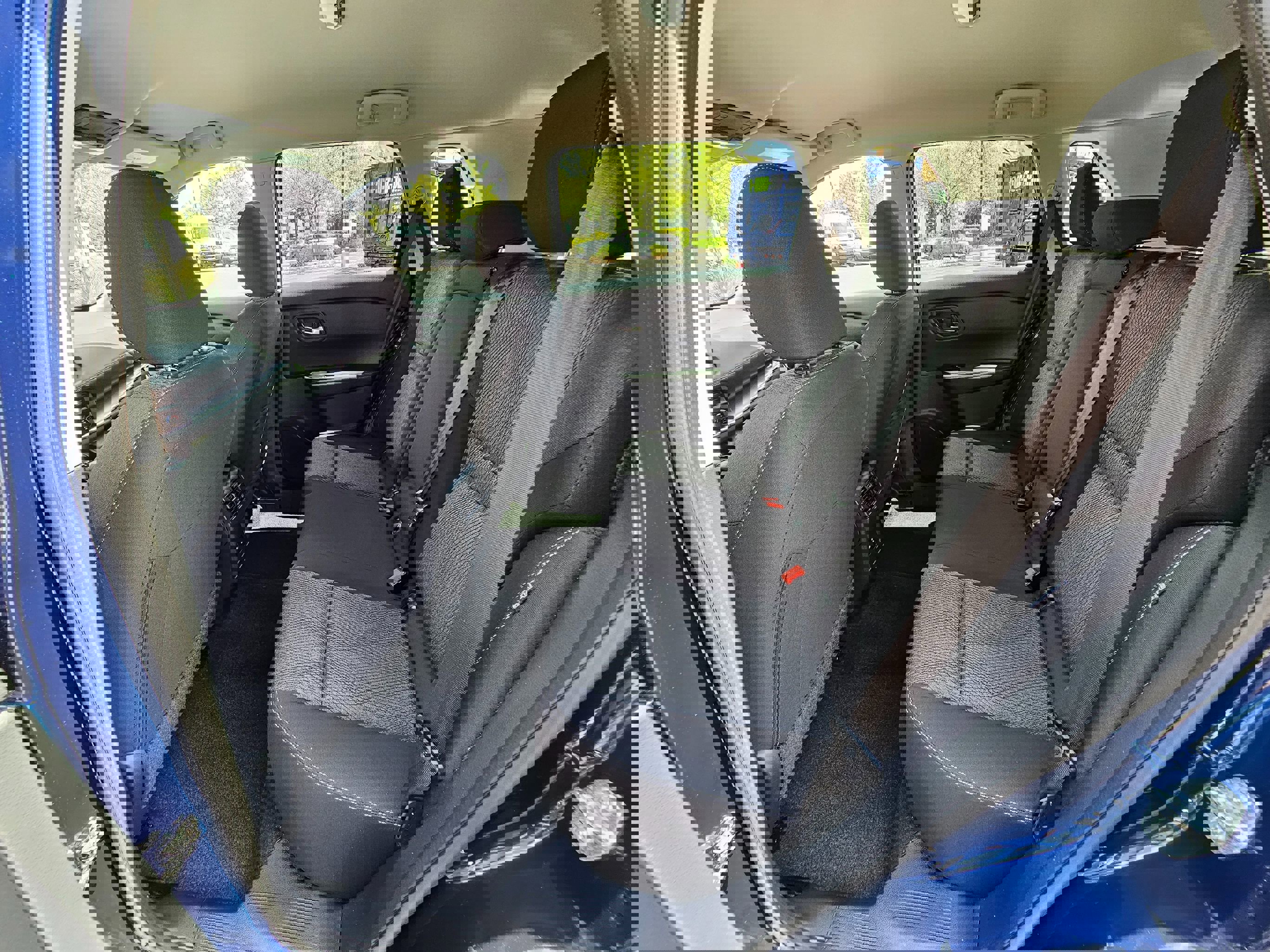 Used 2025 Nissan Rogue SV image 17
