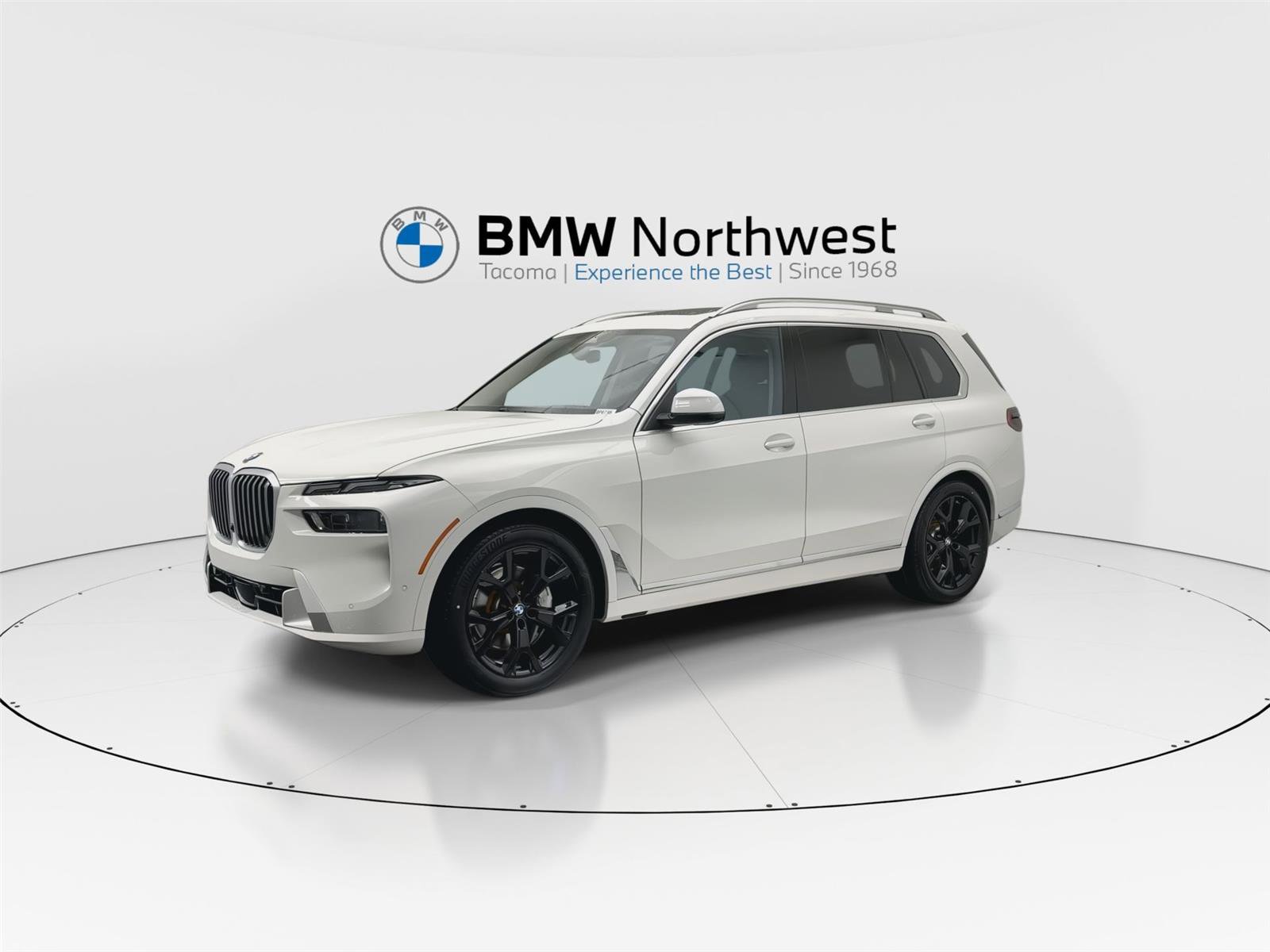 Used 2024 BMW X7 xDrive40i w/ Premium Package AWD/4WD image 9