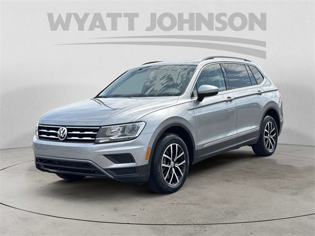 Used 2021 Volkswagen Tiguan SE w/ Panoramic Sunroof Package