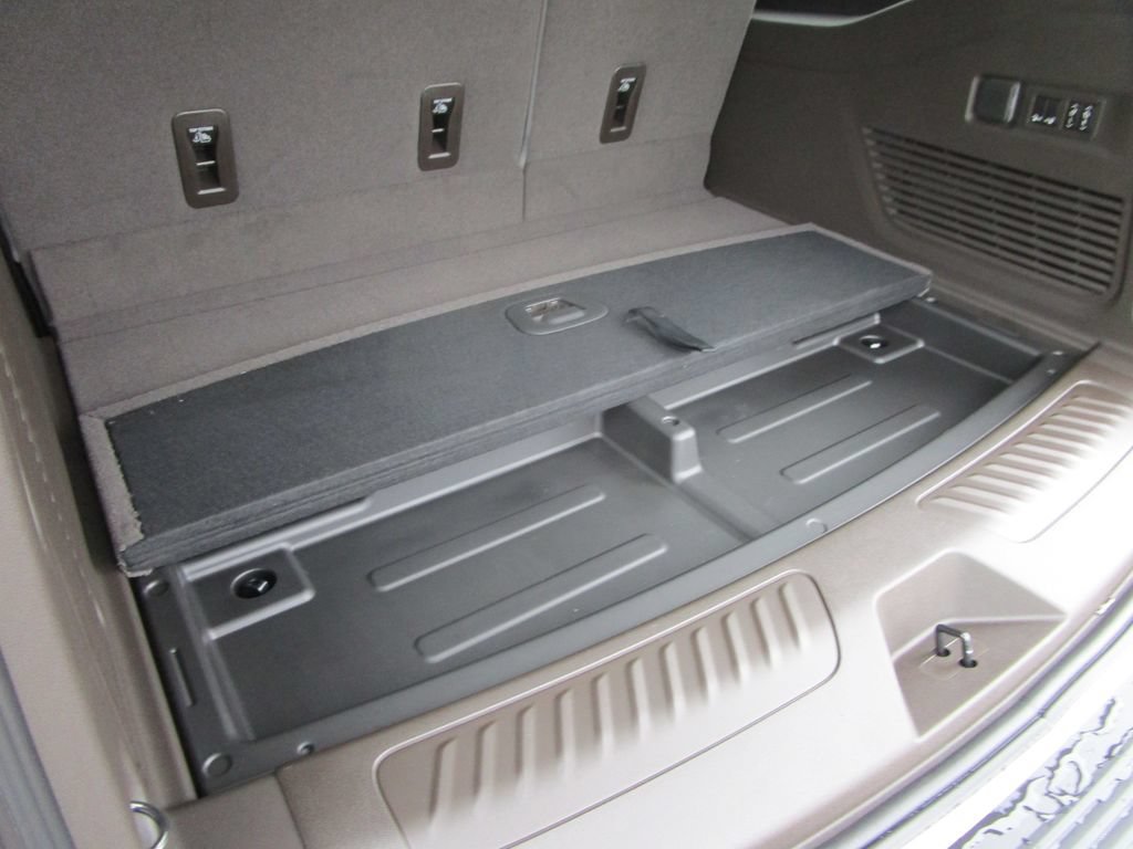 New 2026 GMC Yukon XL Elevation w/ Elevation Premium Package RWD image 15