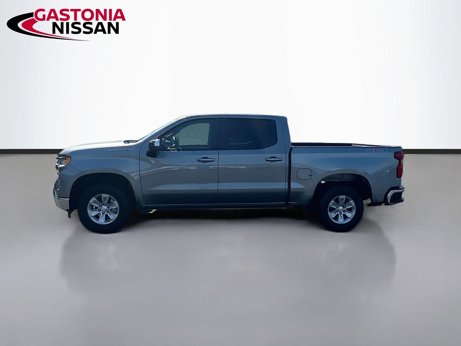 Used 2025 Chevrolet Silverado 1500 LT AWD/4WD image 5