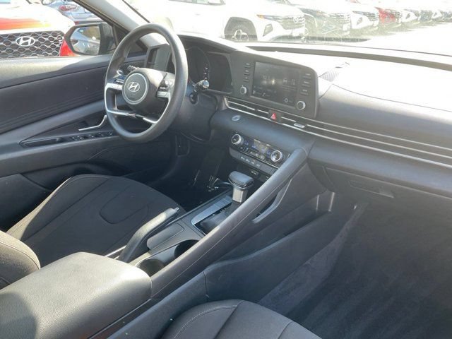 Used 2023 Hyundai Elantra SEL FWD image 8