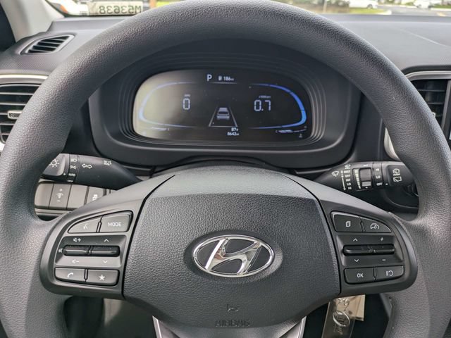 Used 2025 Hyundai Venue SE FWD image 23