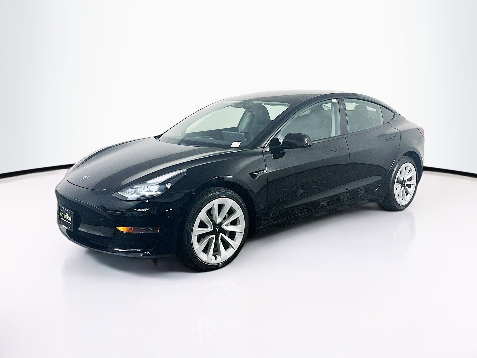 Used 2022 Tesla Model 3 Standard Range image 3