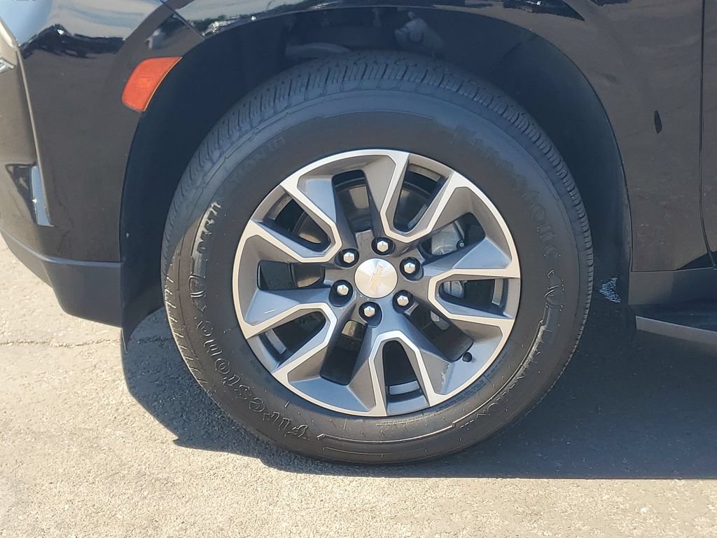Used 2023 Chevrolet Suburban LT RWD image 34
