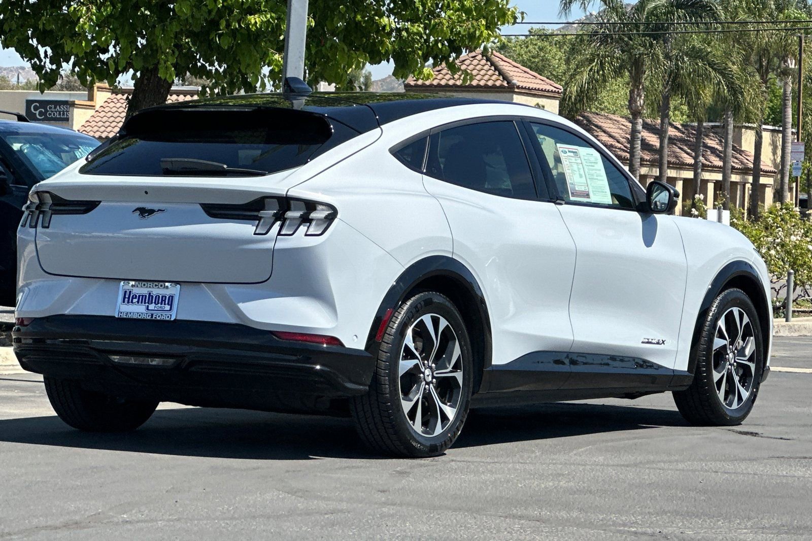 Used 2021 Ford Mustang Mach-E Premium image 4