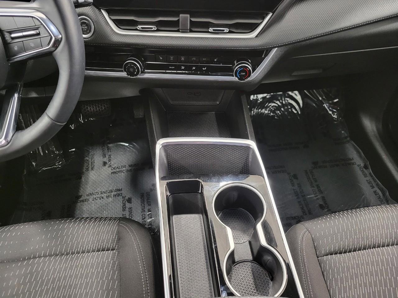 Used 2025 Chevrolet Equinox LT AWD/4WD image 16