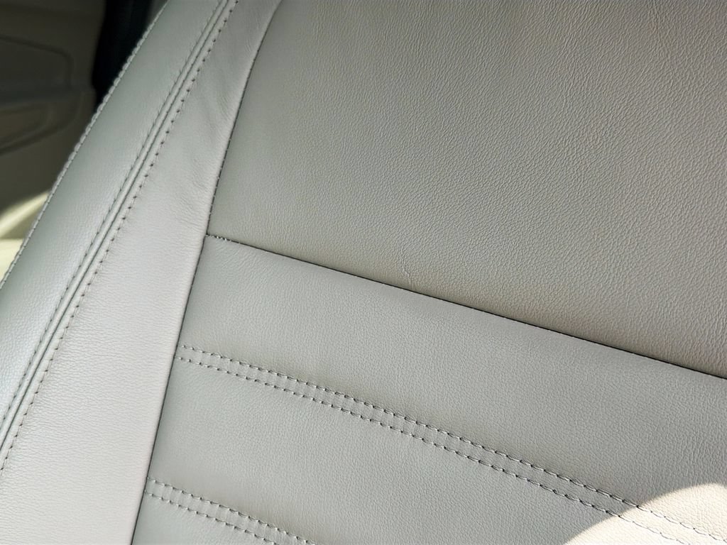 Used 2019 Ford Escape Titanium AWD/4WD image 21