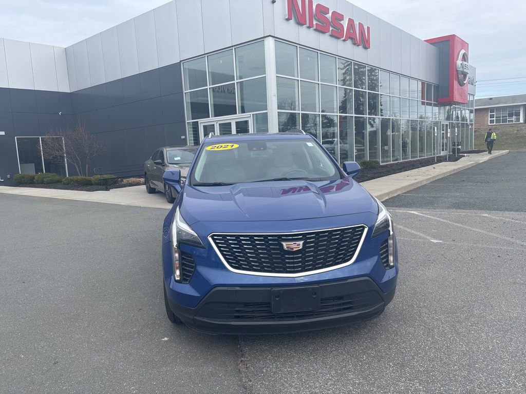 Used 2021 Cadillac XT4 Luxury w/ Cold Weather Package image 2