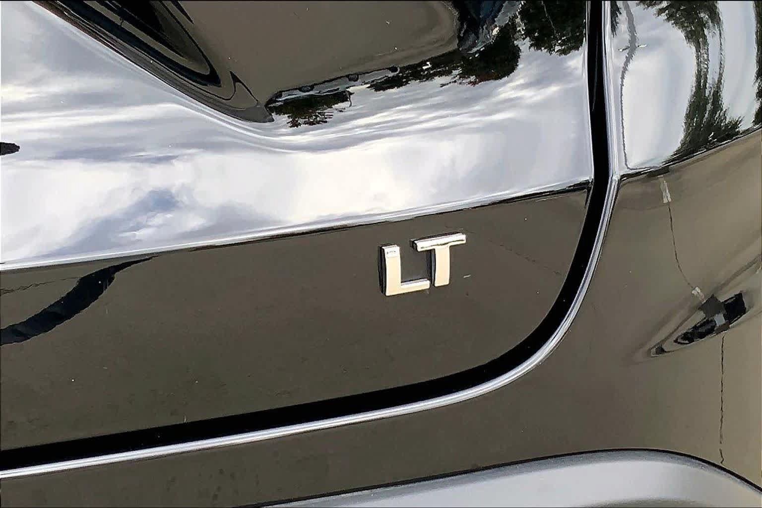 Used 2024 Chevrolet Trax LT w/ Sunroof Package FWD image 10