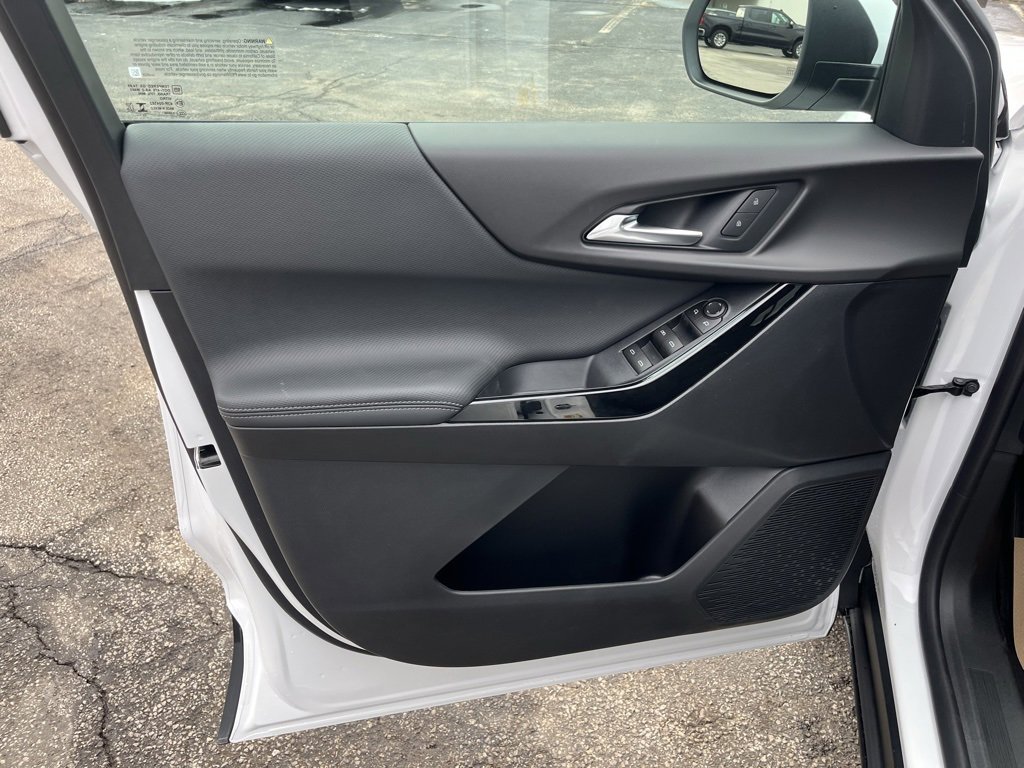 New 2026 Chevrolet Equinox LT image 9