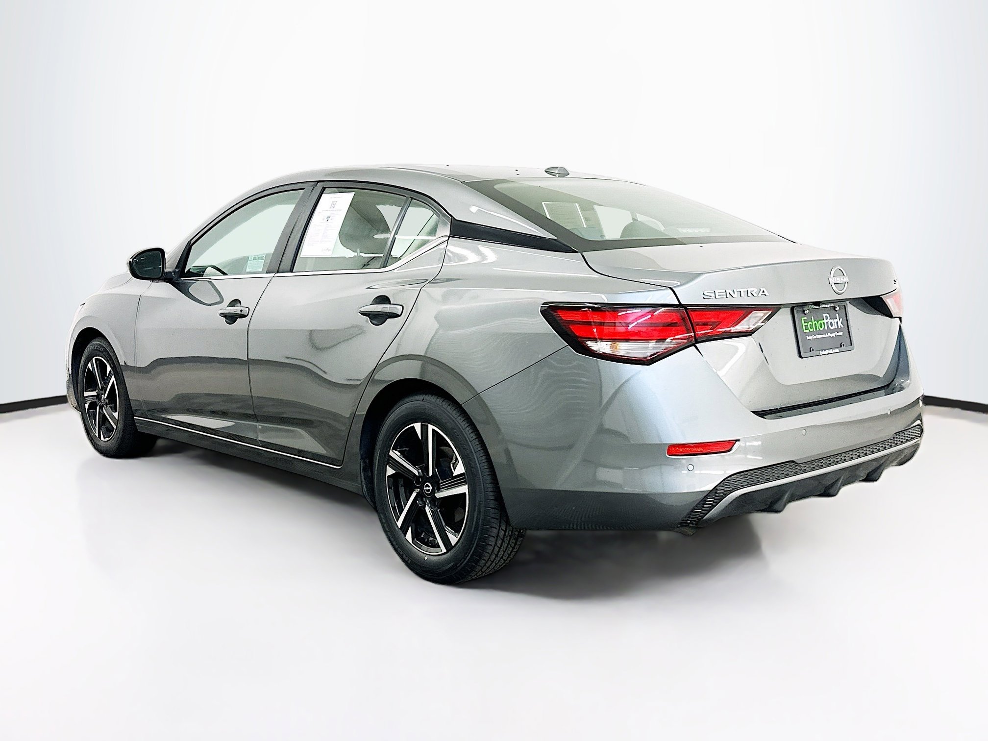 Used 2024 Nissan Sentra SV FWD image 5