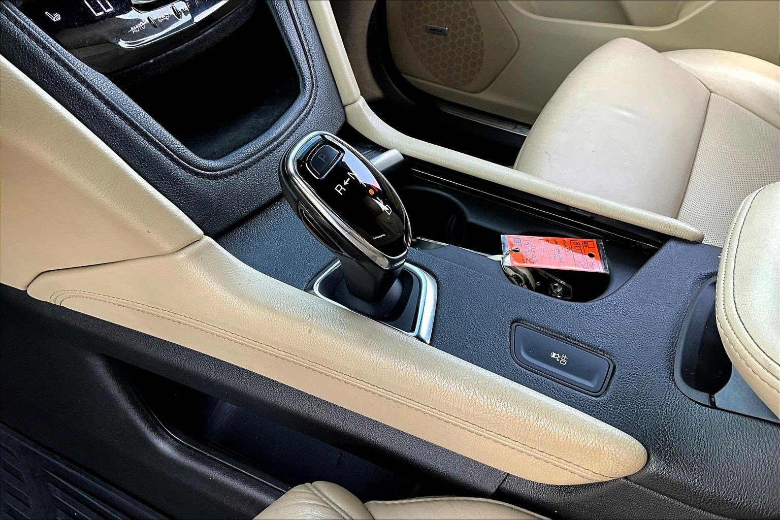 Used 2018 Cadillac XT5 Luxury w/ Driver Awareness Package image 17