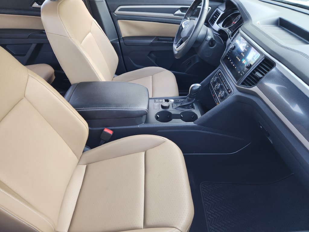 Used 2020 Volkswagen Atlas Cross Sport SE w/ Panoramic Sunroof Package AWD/4WD image 12