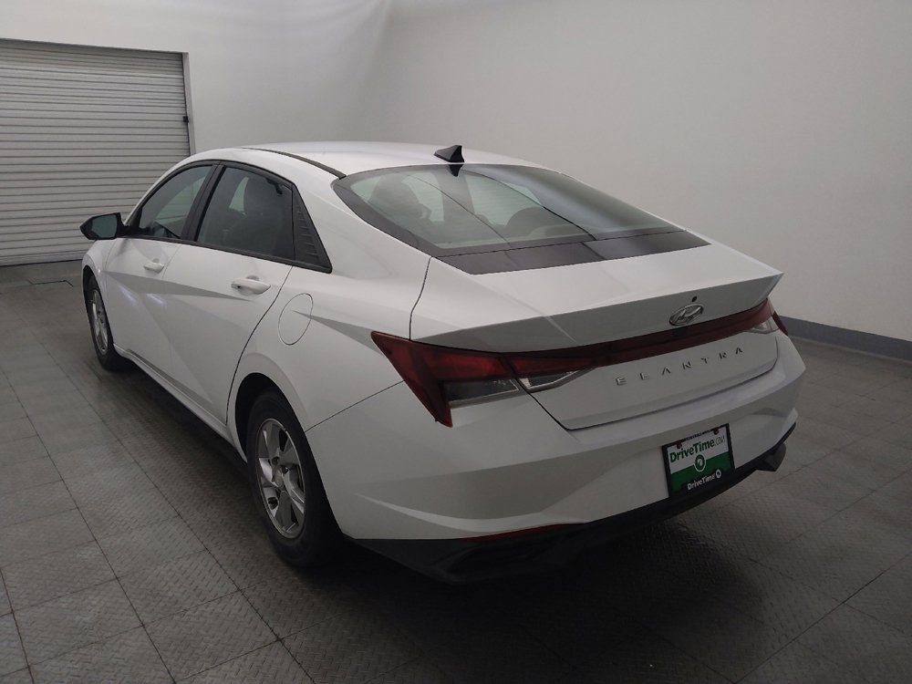 Used 2022 Hyundai Elantra SE FWD image 5
