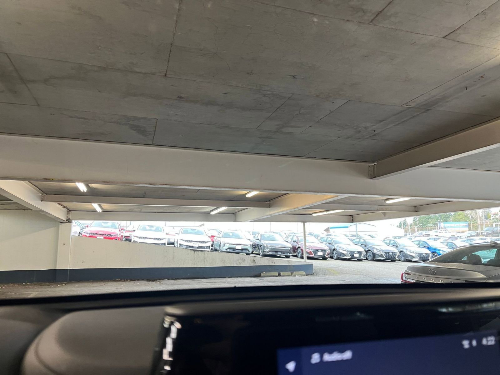 Used 2025 Toyota Highlander LE image 17