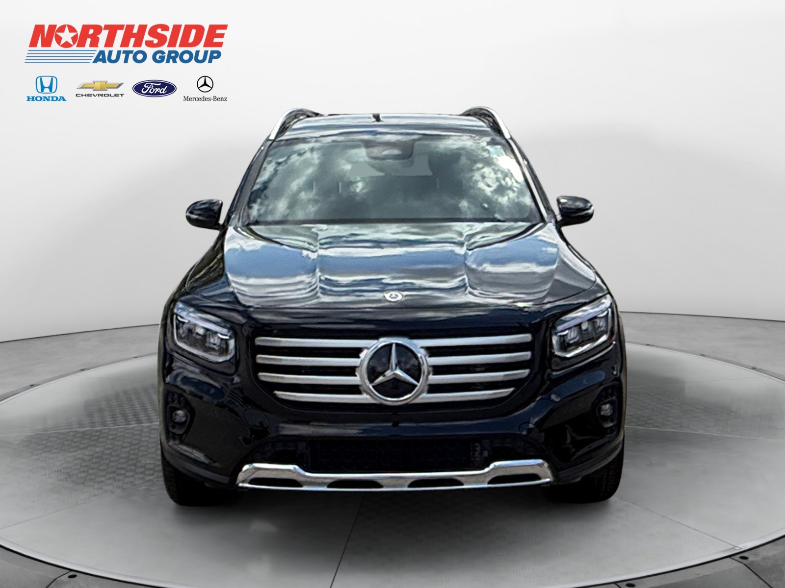 Used 2026 Mercedes-Benz GLB 250 image 2