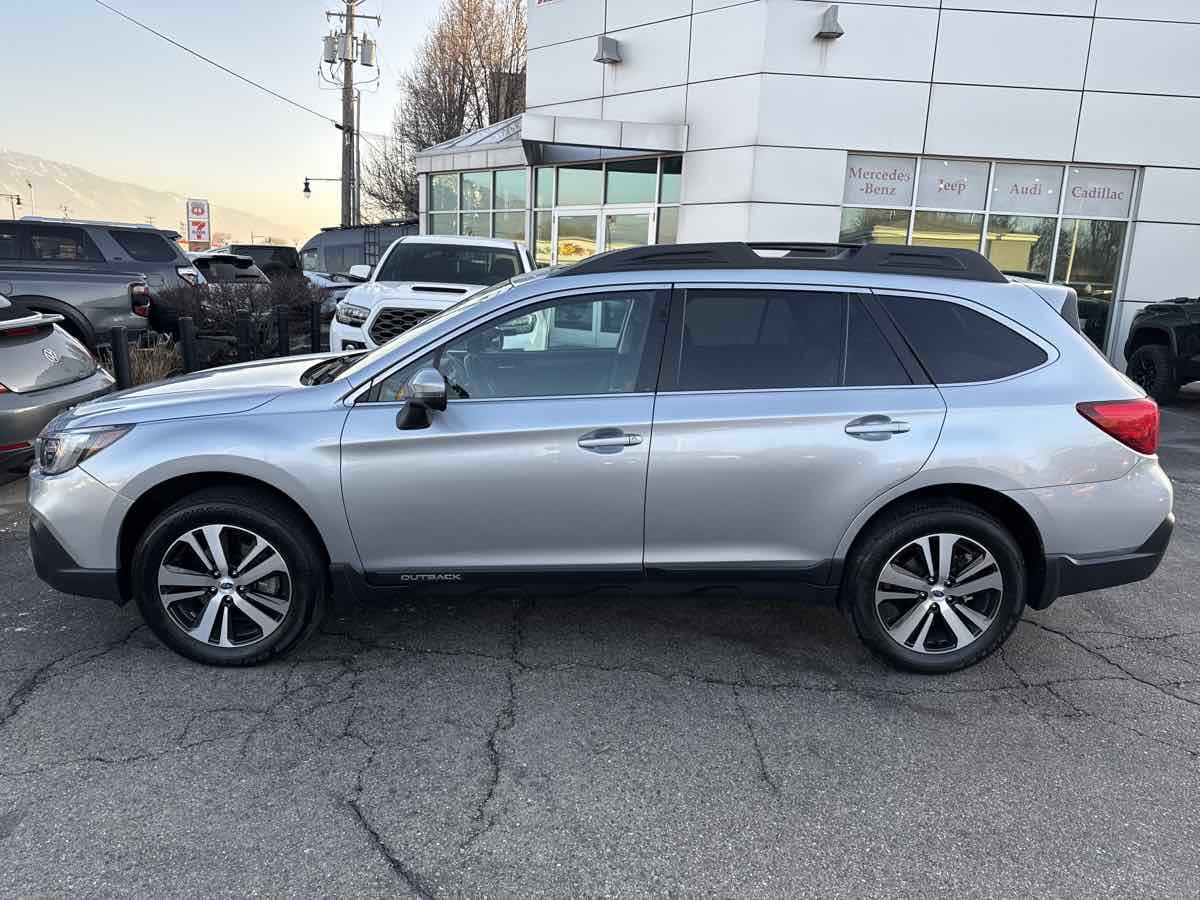 Used 2018 Subaru Outback 2.5i Limited image 9