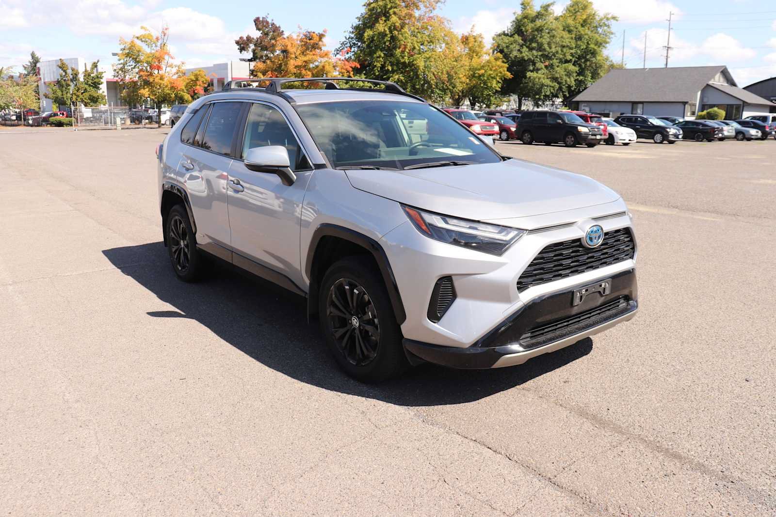 Used 2022 Toyota RAV4 SE w/ Convenience Package AWD/4WD image 3