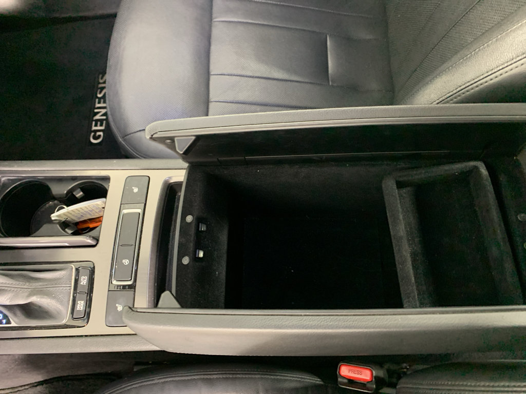 Used 2017 Genesis G80 3.8 AWD/4WD image 28