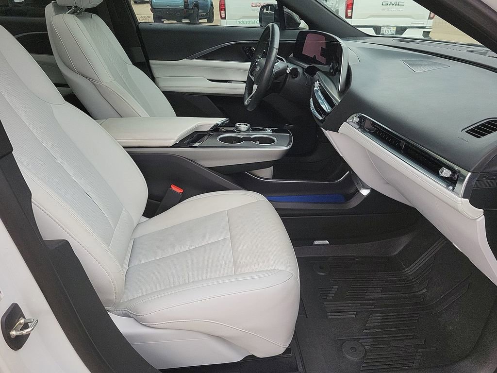 Certified 2024 Cadillac Lyriq Luxury w/ LPO, Floor Liner Package image 27