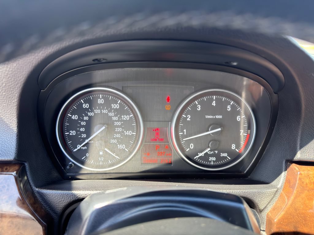 Used 2011 BMW 328i Convertible RWD image 17