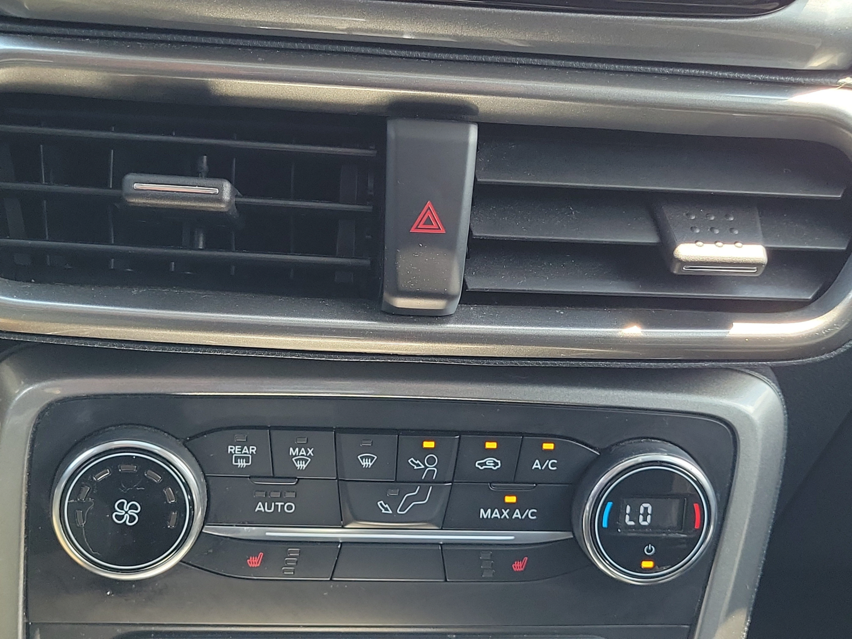 Used 2020 Ford EcoSport SE w/ SE Convenience Package FWD image 29