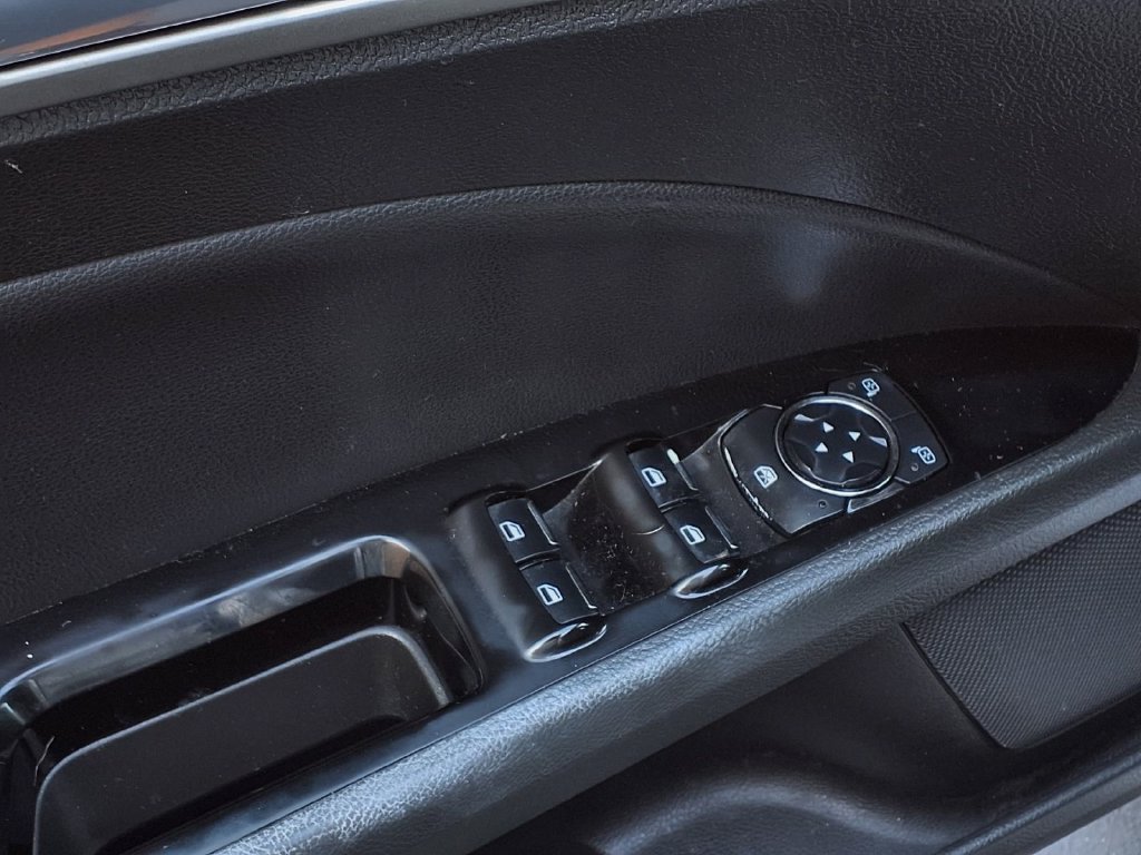 Used 2013 Ford Fusion SE FWD image 20
