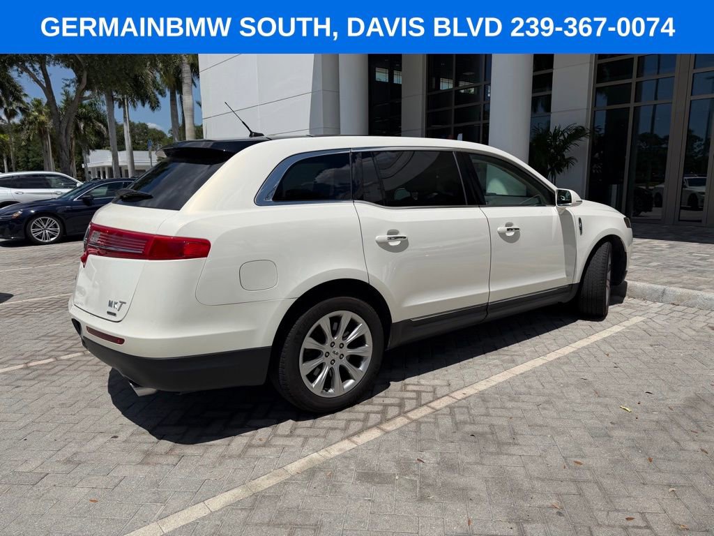 Used 2013 Lincoln MKT AWD image 8