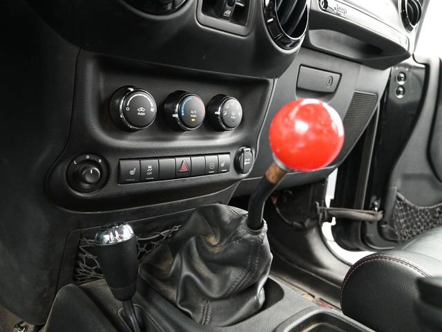 Used 2012 Jeep Wrangler Unlimited Sahara AWD/4WD image 20