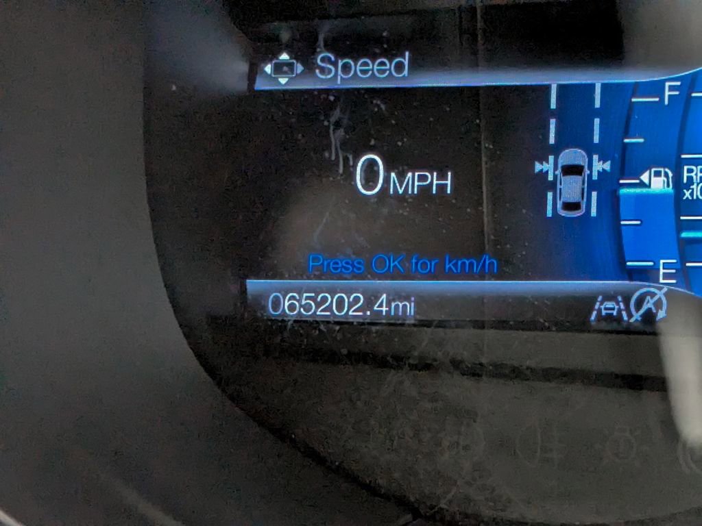 Used 2020 Ford Edge Titanium image 32