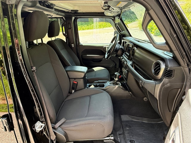 Used 2021 Jeep Gladiator Sport AWD/4WD image 17