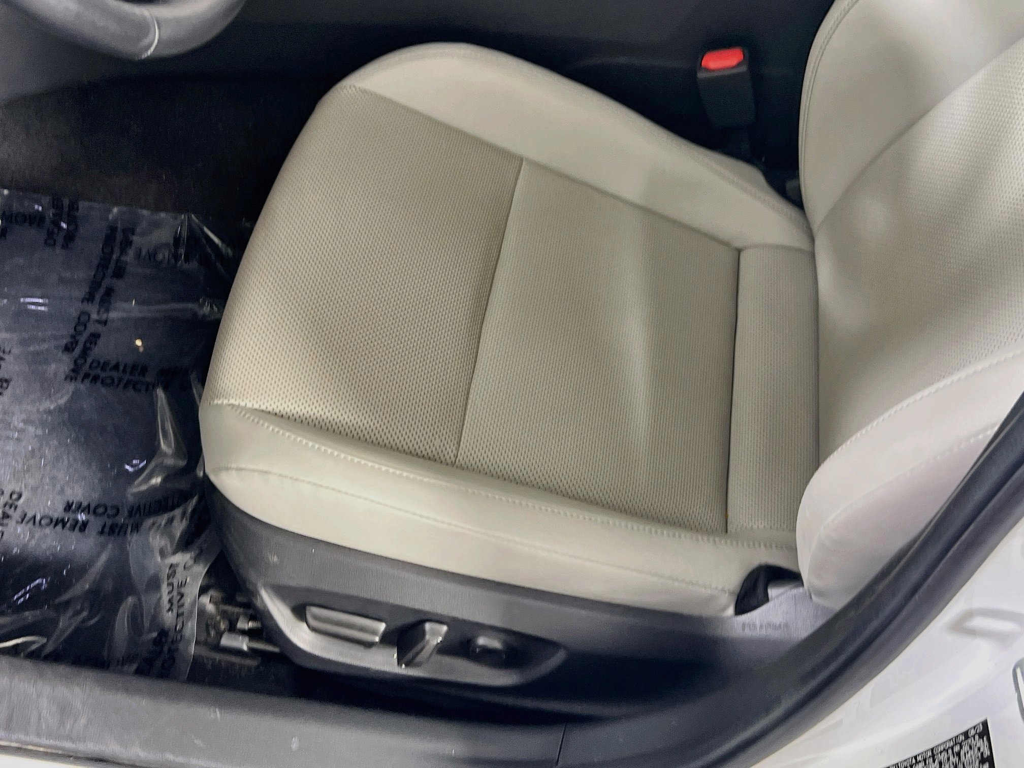 Used 2023 Toyota Prius XLE image 18