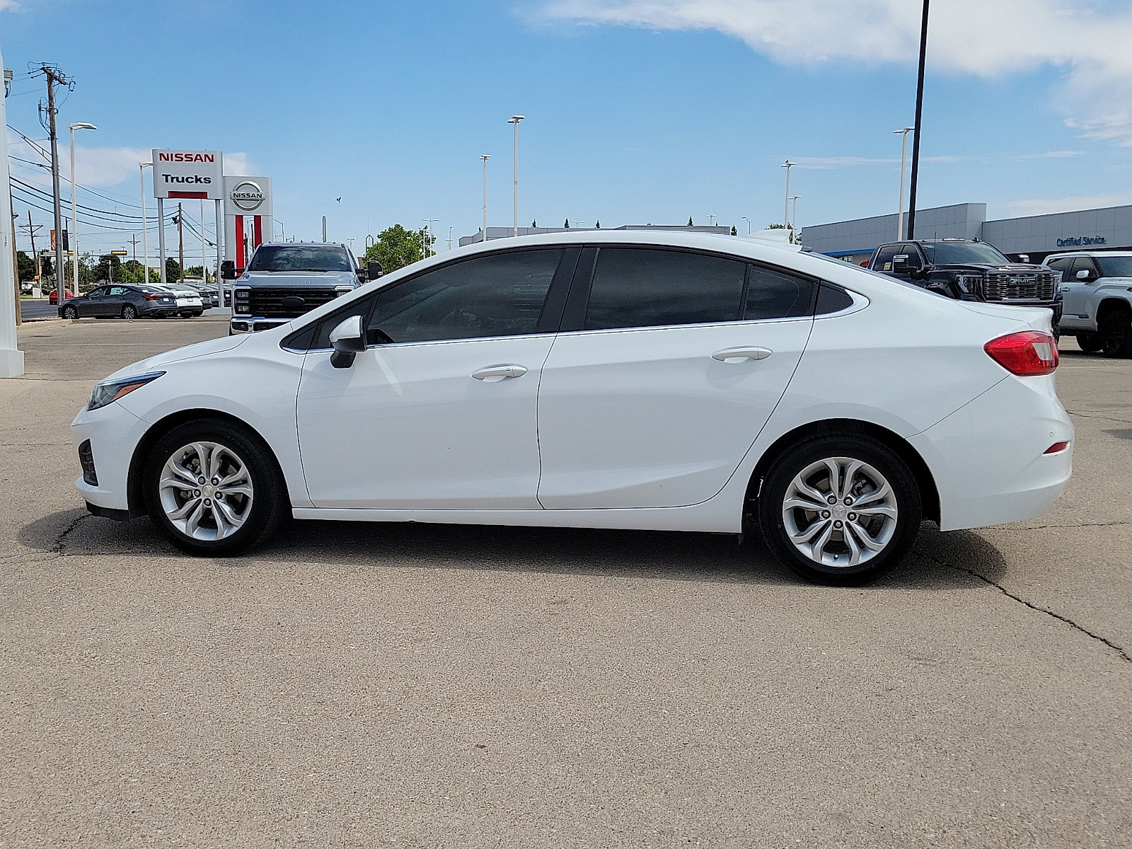 Used 2019 Chevrolet Cruze LT w/ Convenience Package FWD image 2