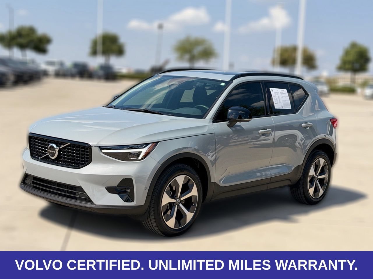 Certified 2026 Volvo XC40 B5 Plus AWD/4WD image 4