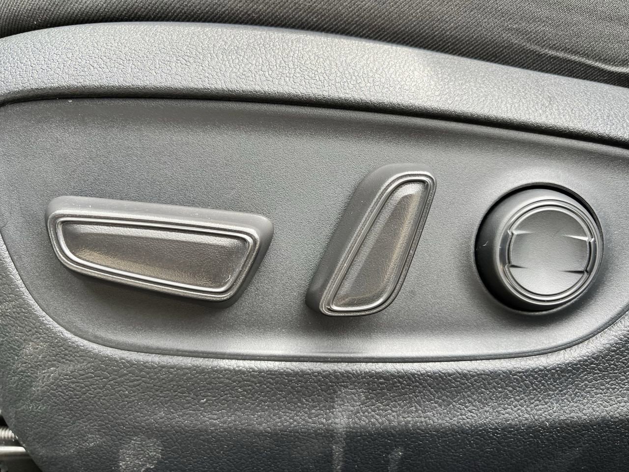 Used 2023 Toyota RAV4 XLE FWD image 24