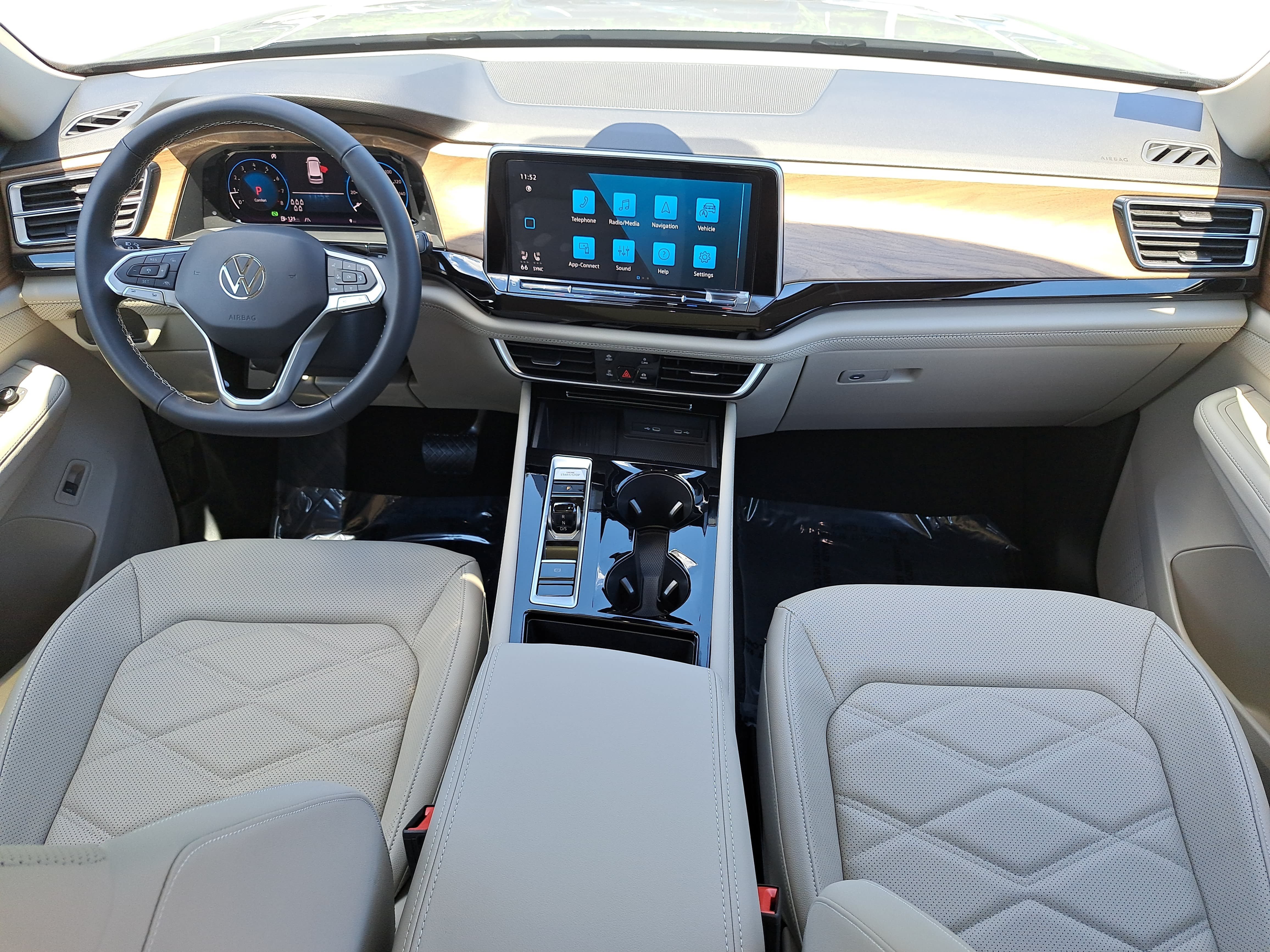 New 2026 Volkswagen Atlas SE FWD image 9