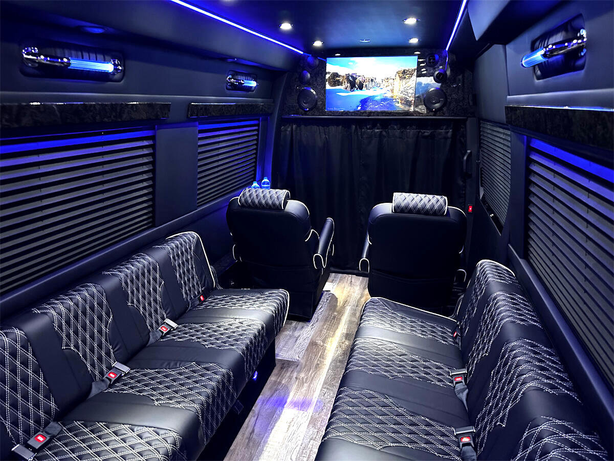 Used 2024 Mercedes-Benz Sprinter 3500 image 5