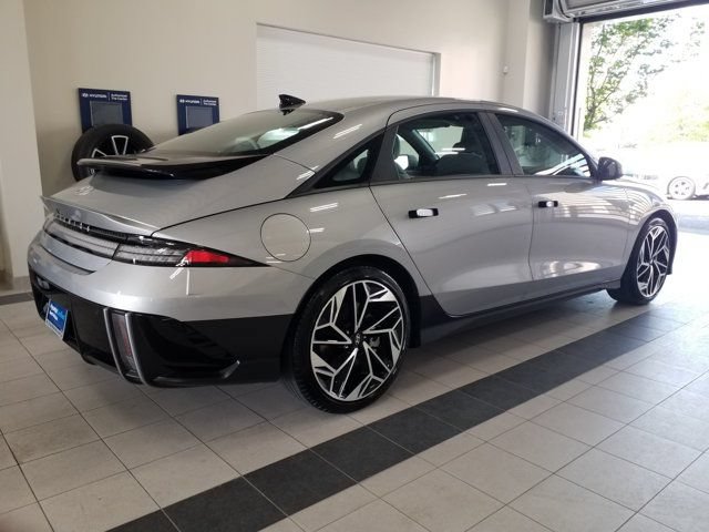 Certified 2024 Hyundai Ioniq 6 SEL RWD image 18