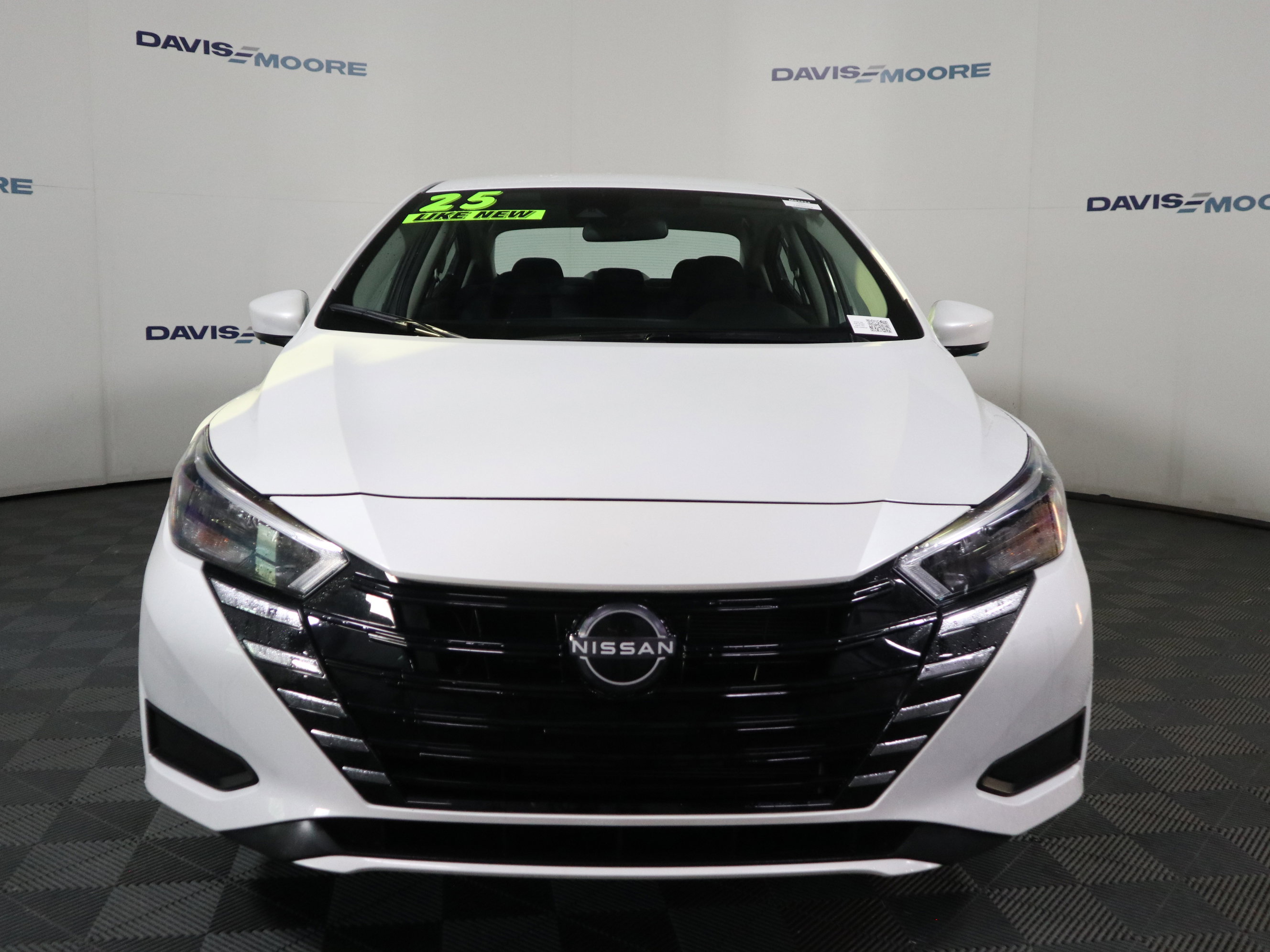 Used 2025 Nissan Versa SV w/ Trunk Package image 12