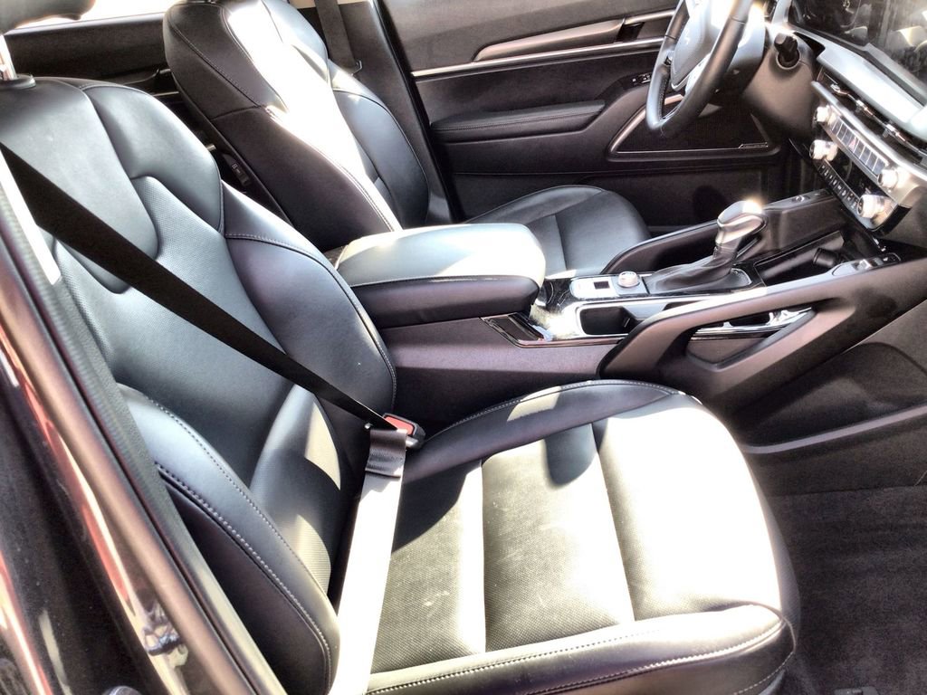 Used 2025 Kia Telluride S image 29