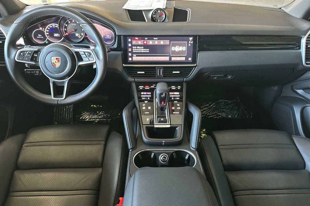Used 2023 Porsche Cayenne image 16