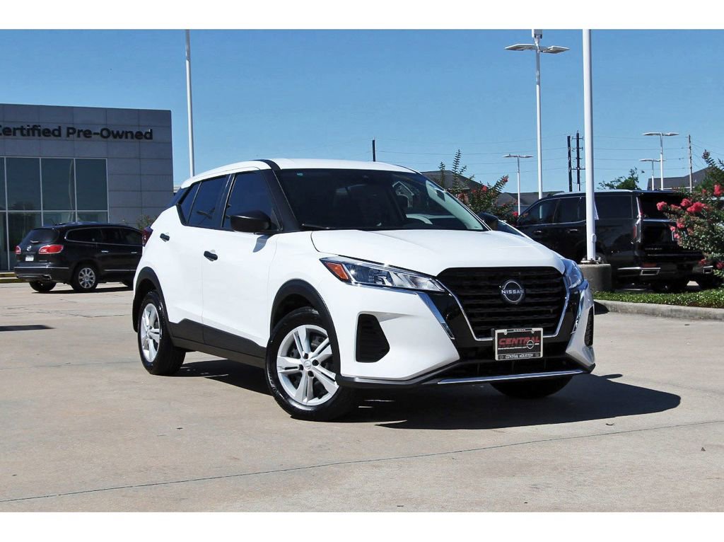 Used 2025 Nissan Kicks Play S