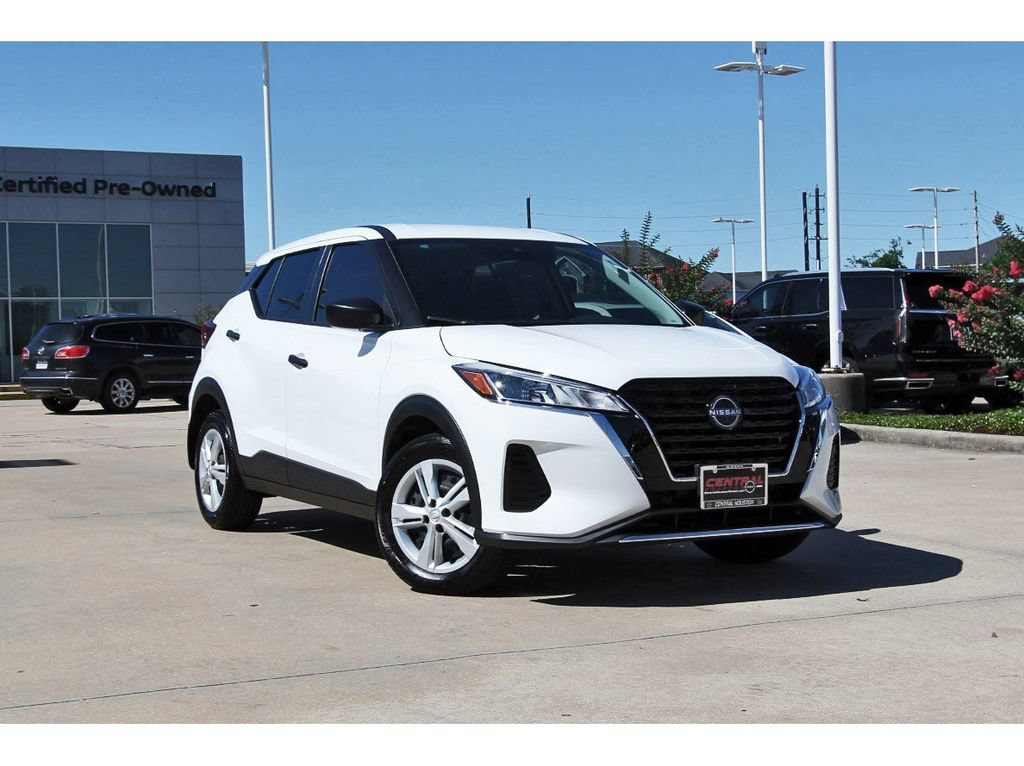 Used 2025 Nissan Kicks Play S FWD image 1