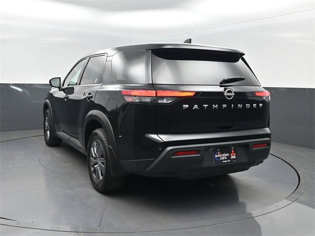 Used 2024 Nissan Pathfinder S image 3