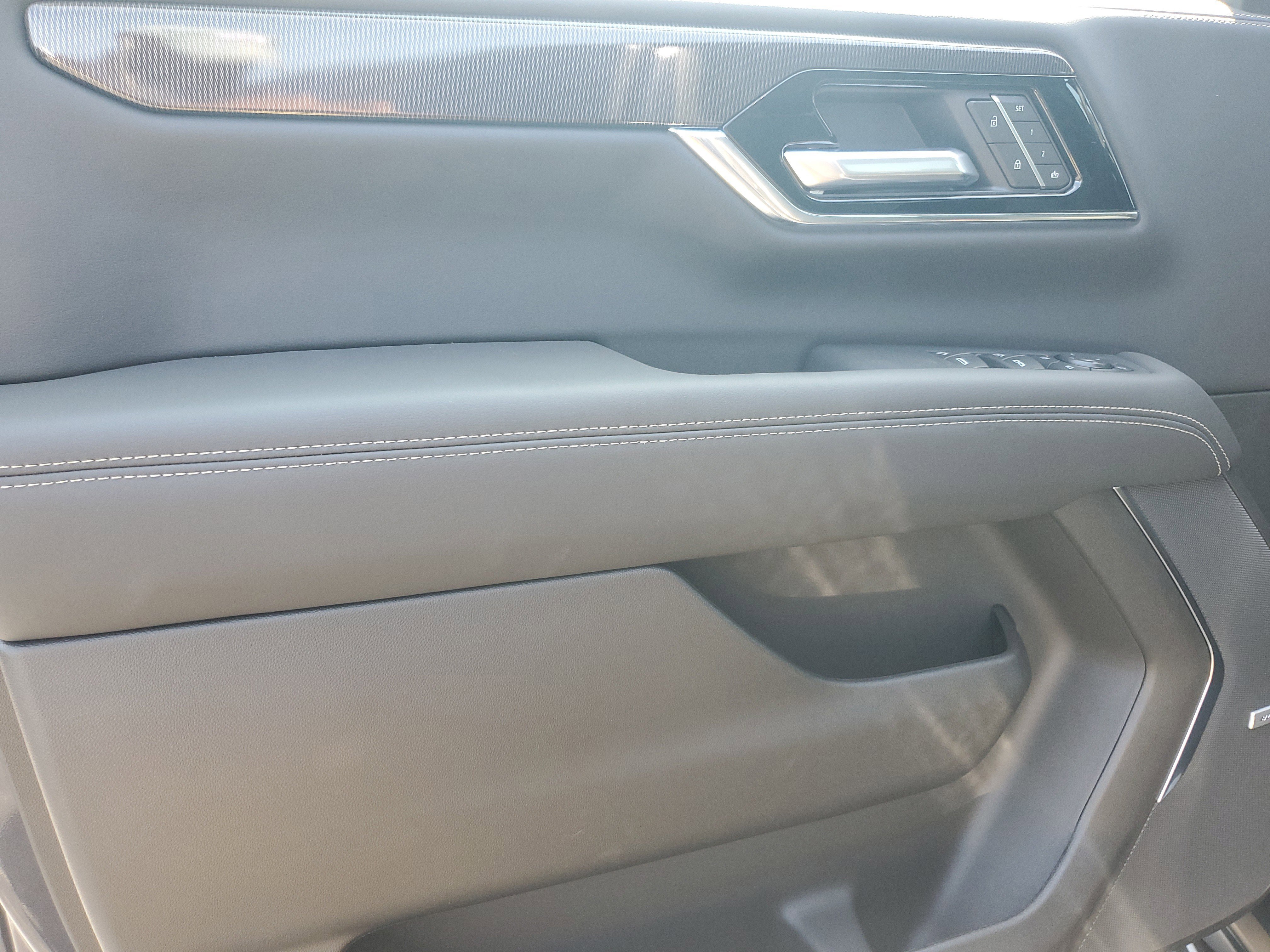 New 2025 GMC Yukon XL Elevation image 17