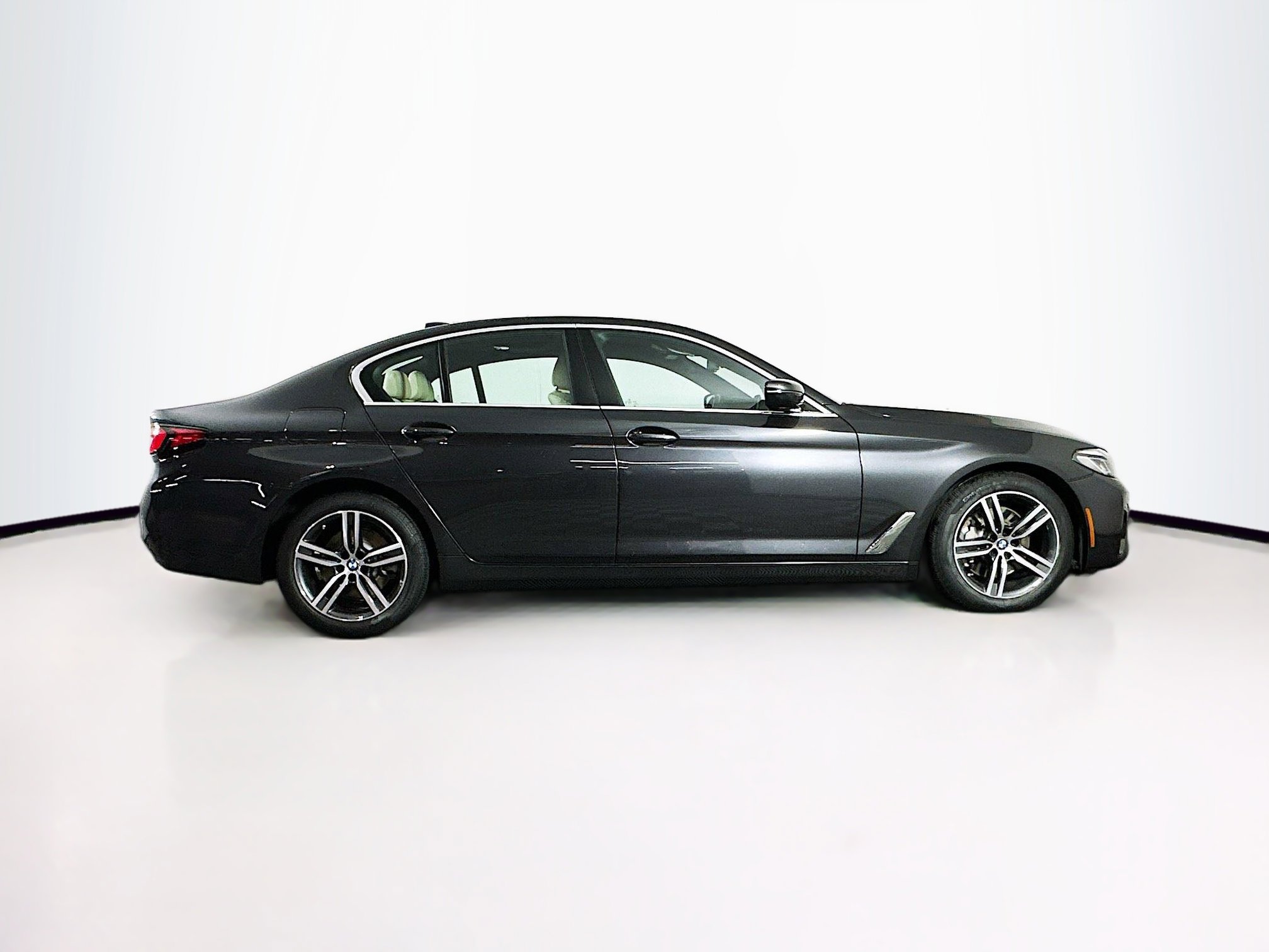 Used 2022 BMW 530i xDrive w/ Premium Package image 10