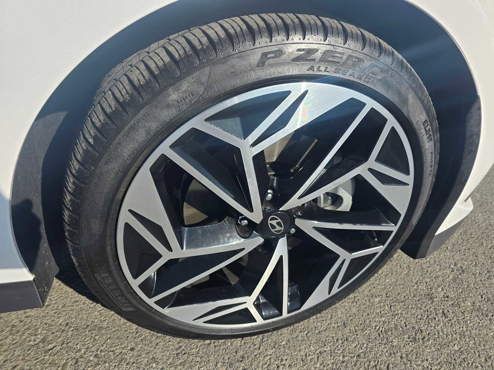 Used 2024 Hyundai Ioniq 6 Limited image 9