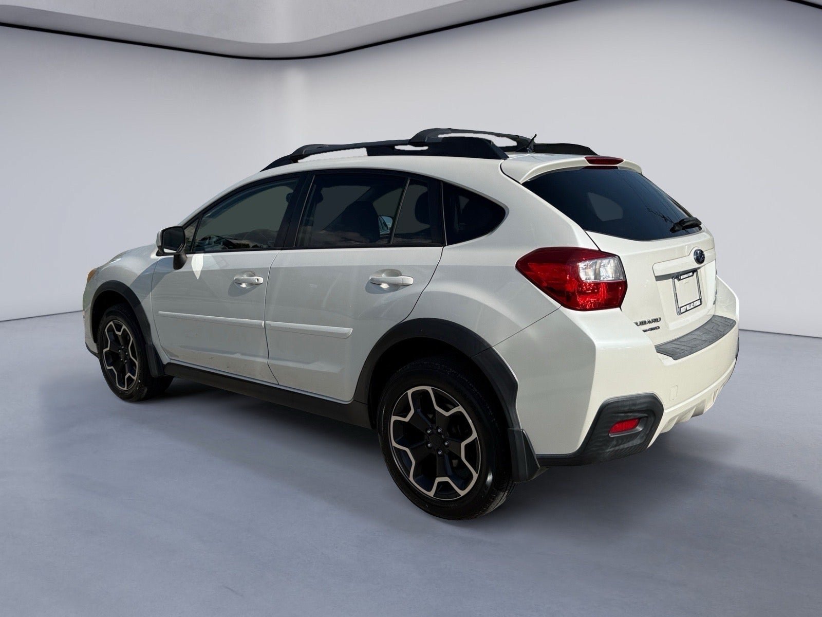 Used 2014 Subaru Crosstrek 2.0i Premium w/ Moonroof Package AWD/4WD image 3